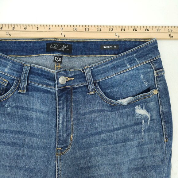 Judy Blue Jeans Skinny Fit Distressed 13/31 Raw Hem Stretch High Rise Med Wash - Picture 8 of 14